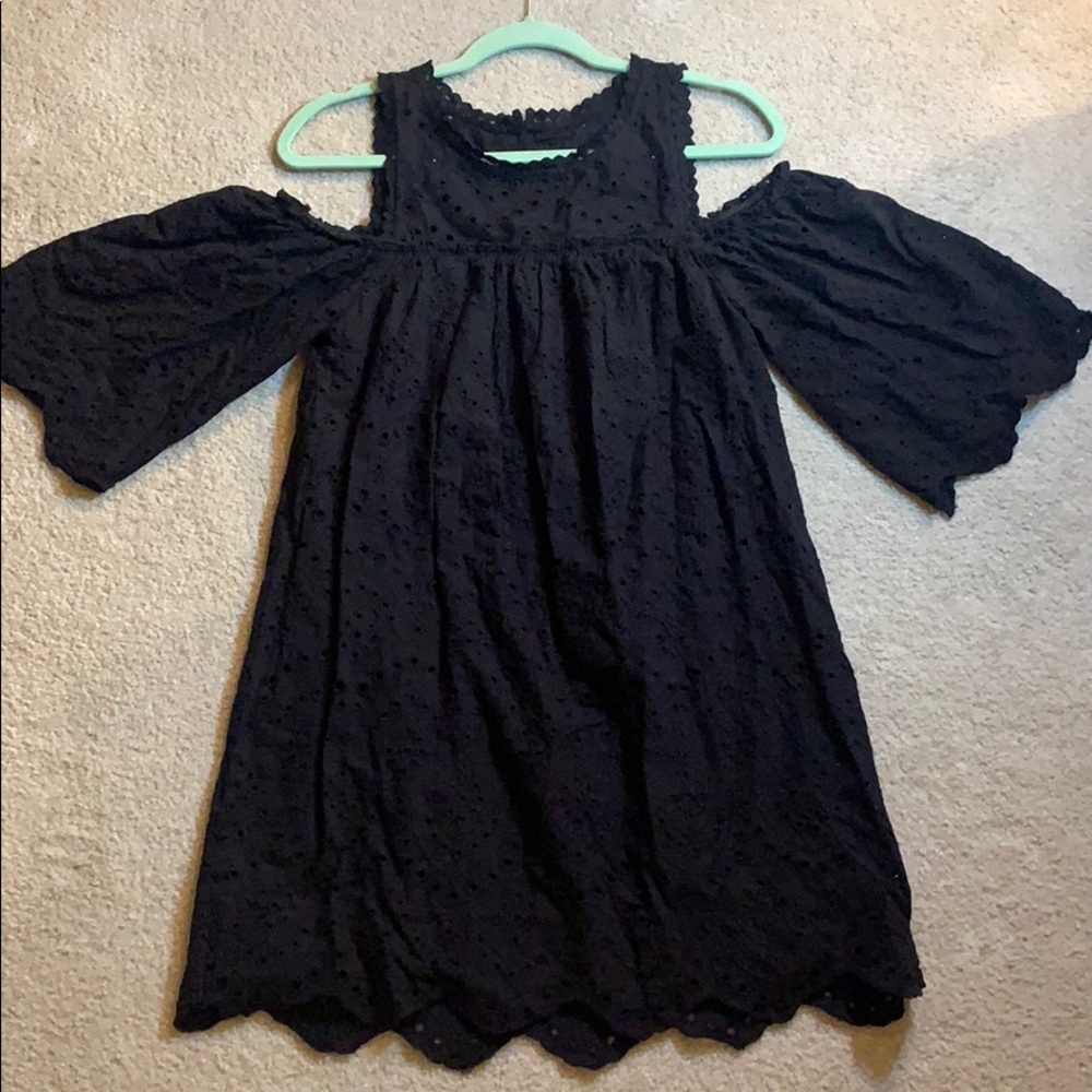 SOLD Vici eyelet bell-sleeve cold shoulder dress - Picture 2 of 7